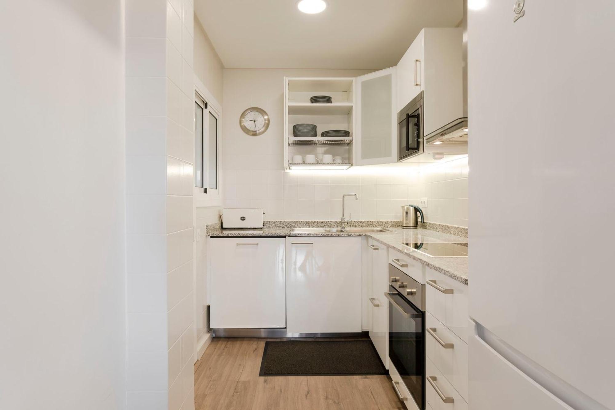 Cozy Apartment Near Fira Gran Via With Ac L'Hospitalet de Llobregat Dış mekan fotoğraf