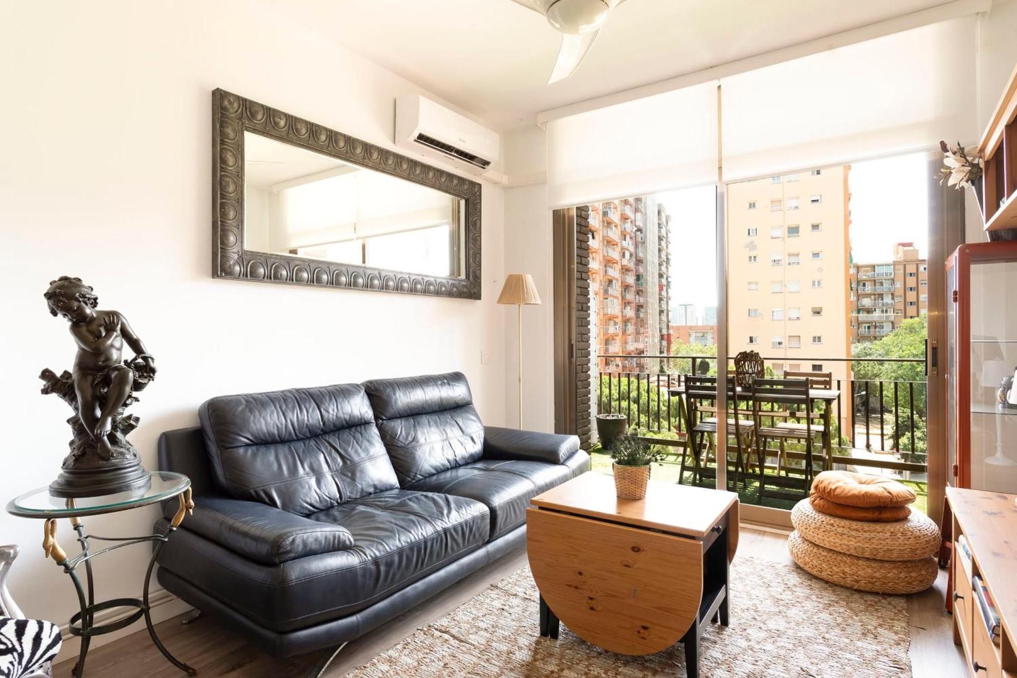 Cozy Apartment Near Fira Gran Via With Ac L'Hospitalet de Llobregat Dış mekan fotoğraf