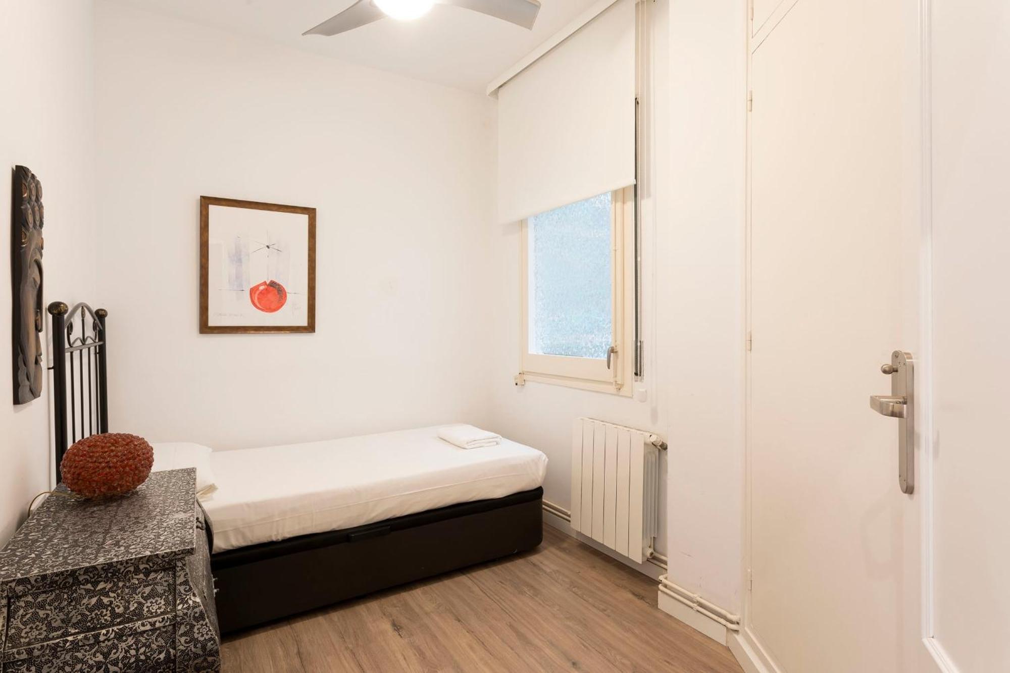 Cozy Apartment Near Fira Gran Via With Ac L'Hospitalet de Llobregat Dış mekan fotoğraf