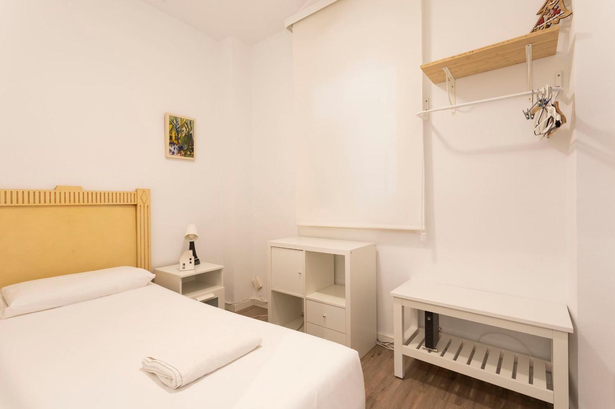 Cozy Apartment Near Fira Gran Via With Ac L'Hospitalet de Llobregat Dış mekan fotoğraf
