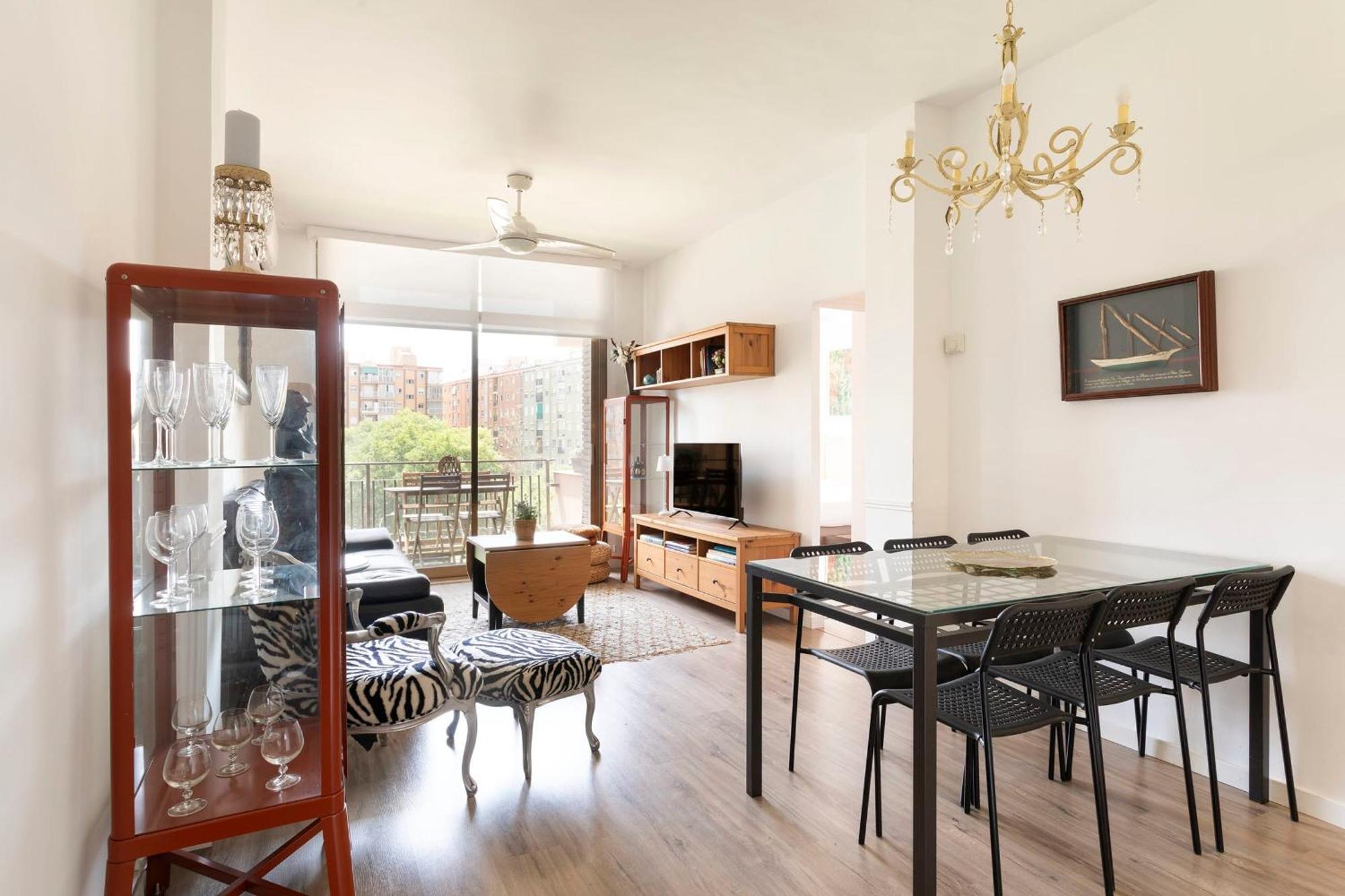 Cozy Apartment Near Fira Gran Via With Ac L'Hospitalet de Llobregat Dış mekan fotoğraf