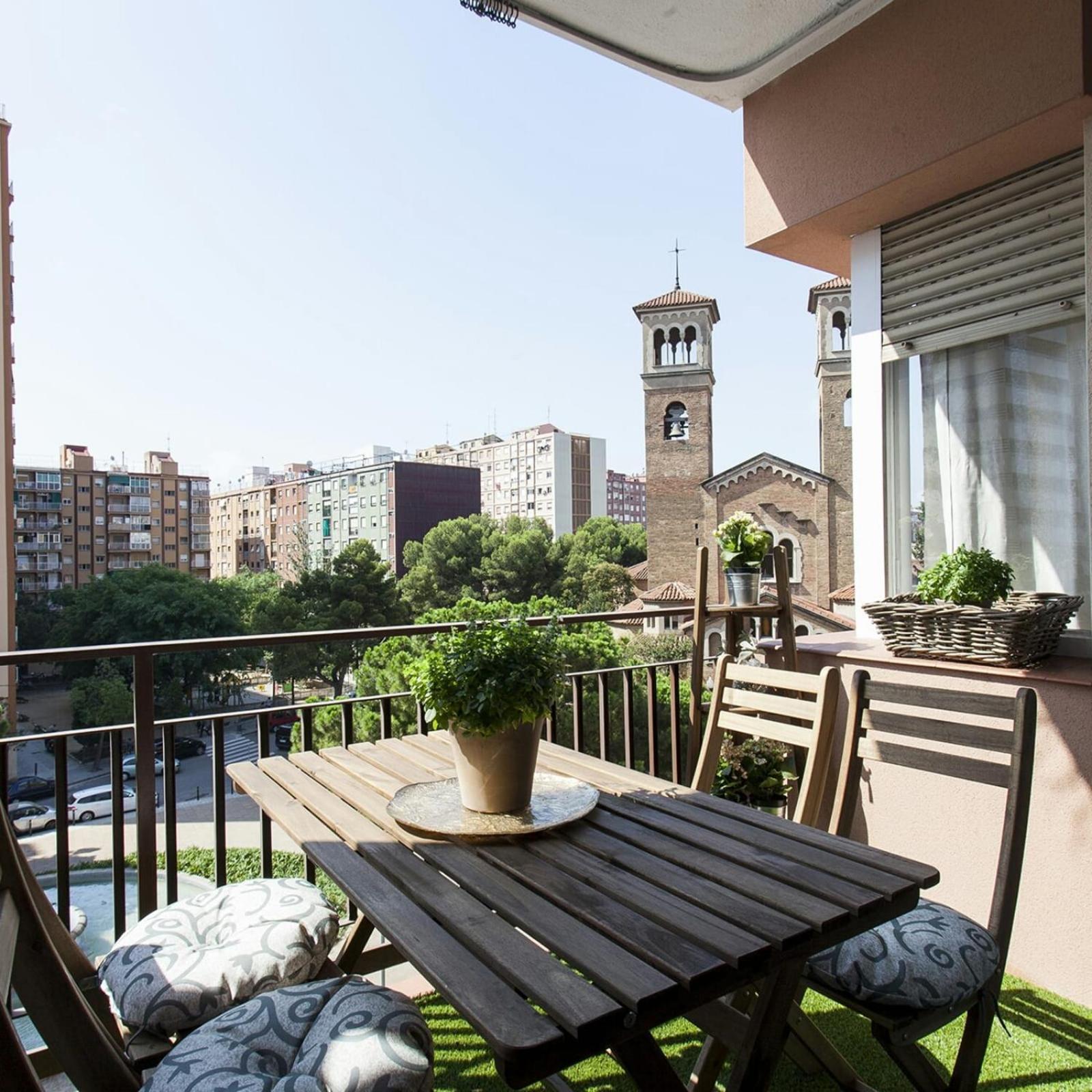 Cozy Apartment Near Fira Gran Via With Ac L'Hospitalet de Llobregat Dış mekan fotoğraf